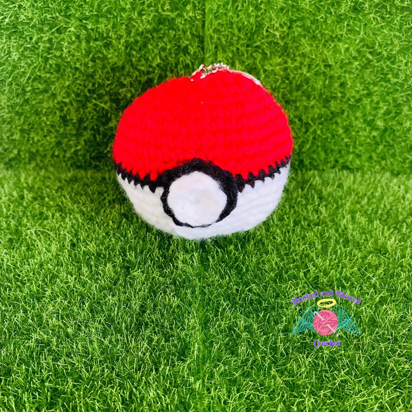 Handmade Crochet Poké Ball Keychain | Gift Idea for Pokémon Fans | Party Favors