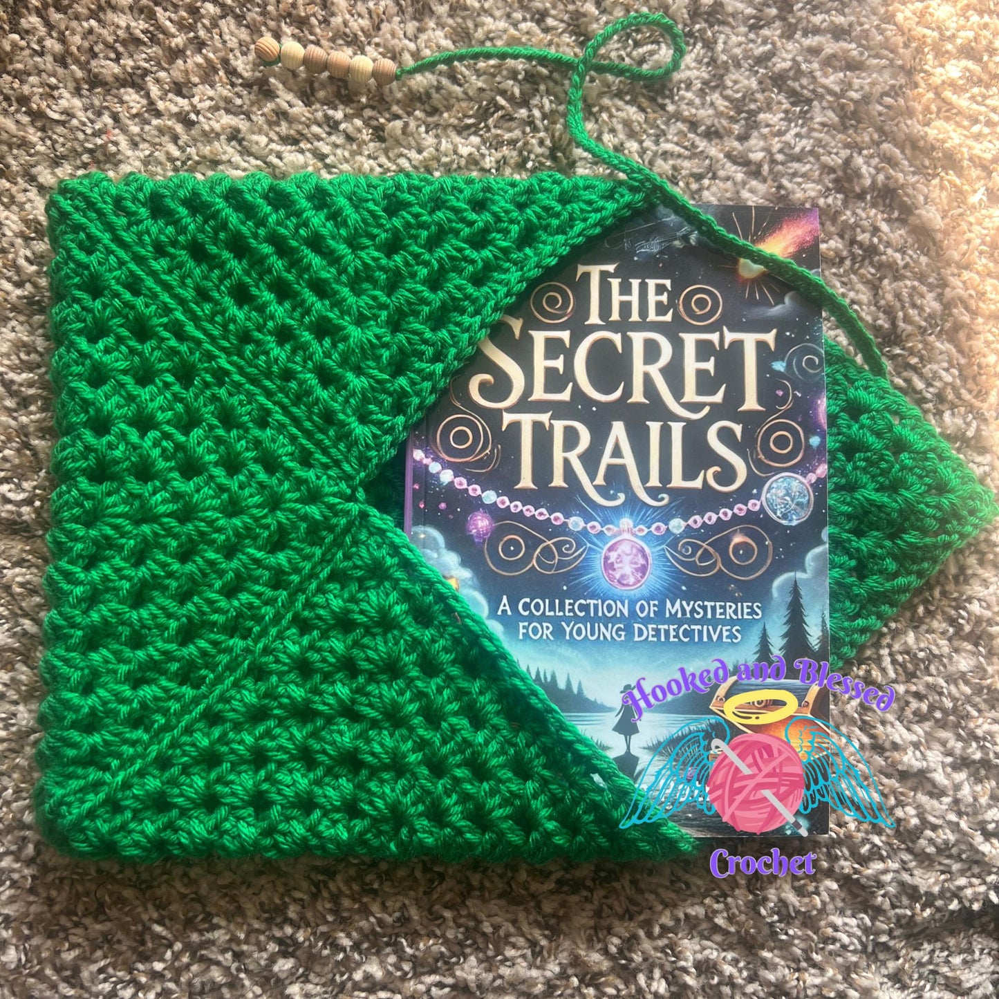 Granny Square Crochet Book Sleeve – Beaded Tie Closure | Custom Colors | Handmade Book Protector for Readers & Gifts